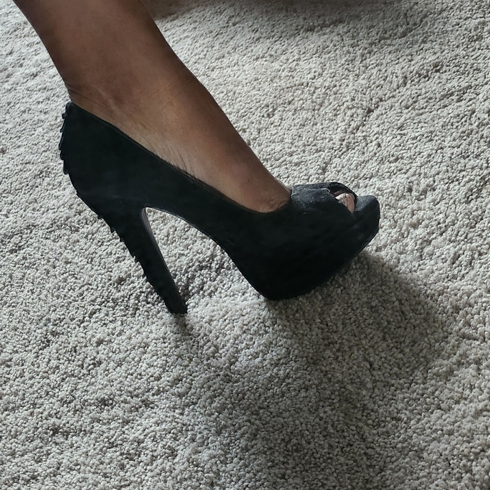 Club couture size 8 heels